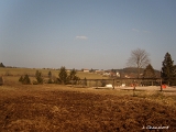 Le village du Haut du Tot depuis la Croix des Hêtres